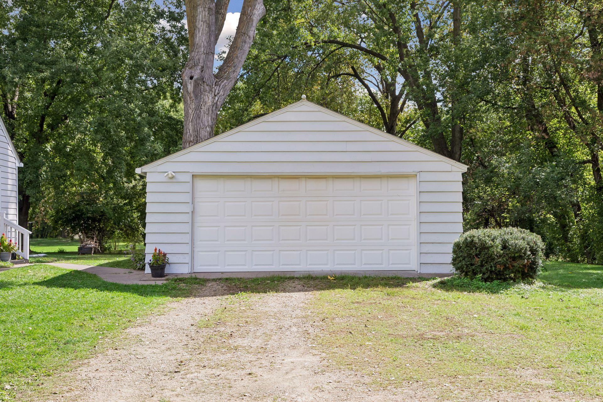 2922 Old Highway 8