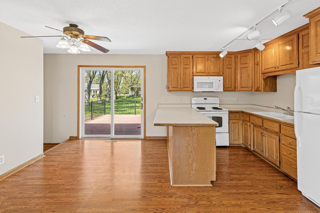 Photo of 715 County Road C W, Roseville, MN 55113 (MLS # 7049881)