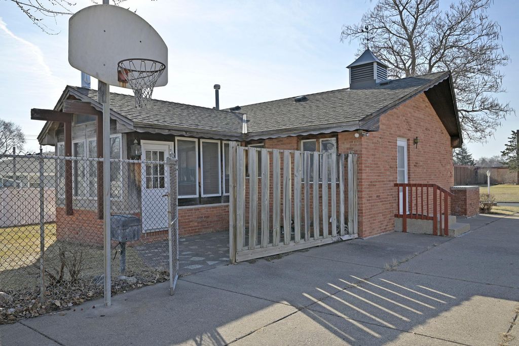 Photo of 6211 Brooklyn Drive, Brooklyn Center, MN 55430 (MLS # 7042377)