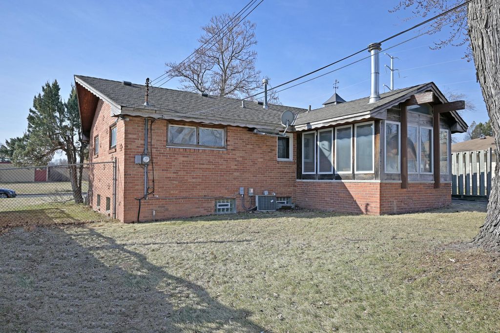 Photo of 6211 Brooklyn Drive, Brooklyn Center, MN 55430 (MLS # 7042377)