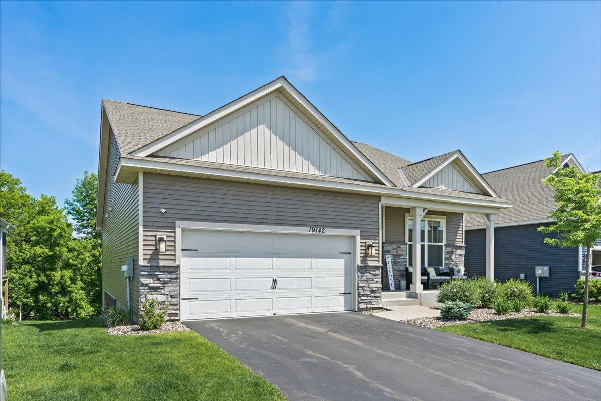 19142 Grass Lake Trail