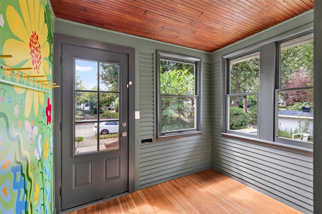 Photo of 4515 44th Avenue S, Minneapolis, MN 55406 (MLS # 7113473)