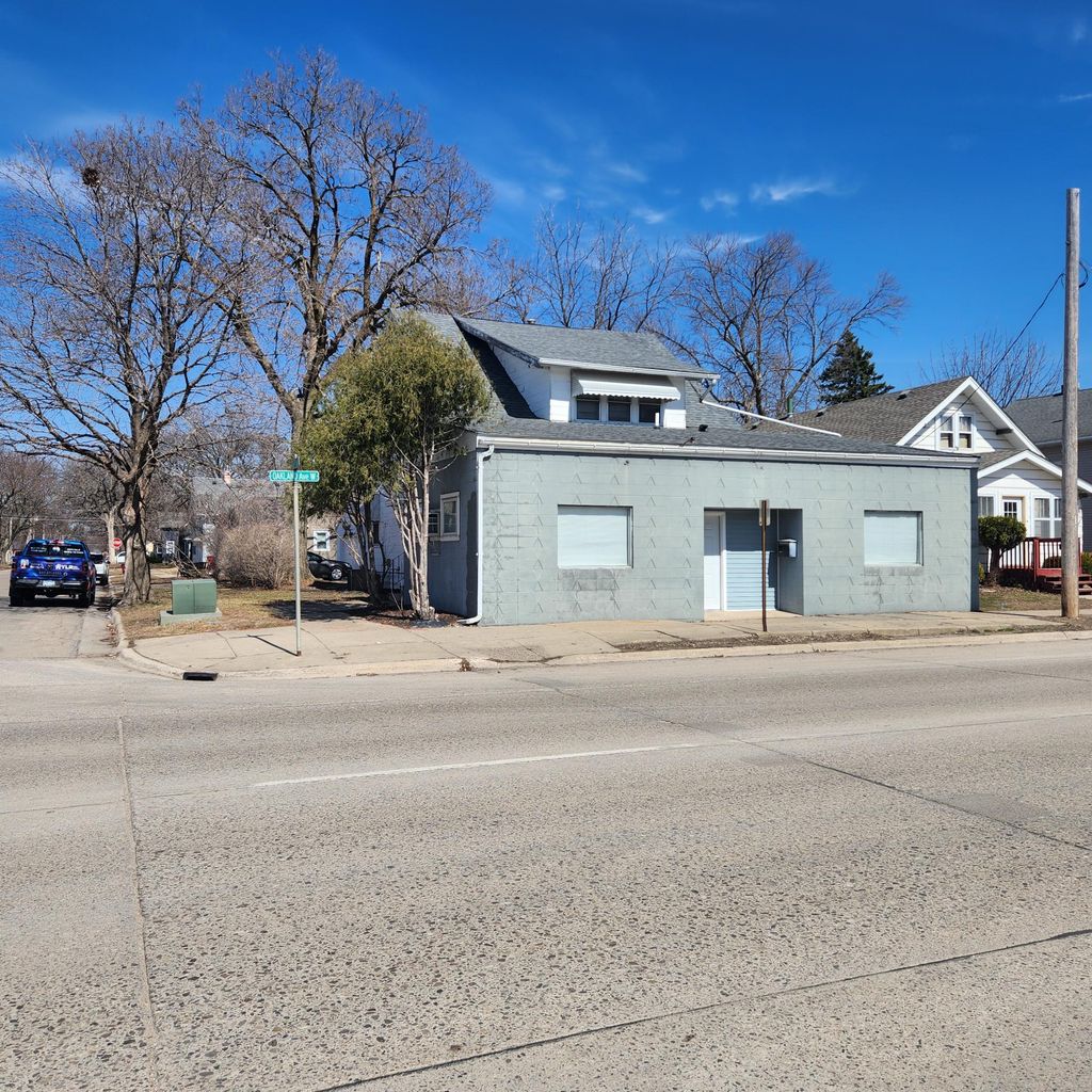 Photo of 1110 W Oakland Avenue, Austin, MN 55912 (MLS # 7042144)