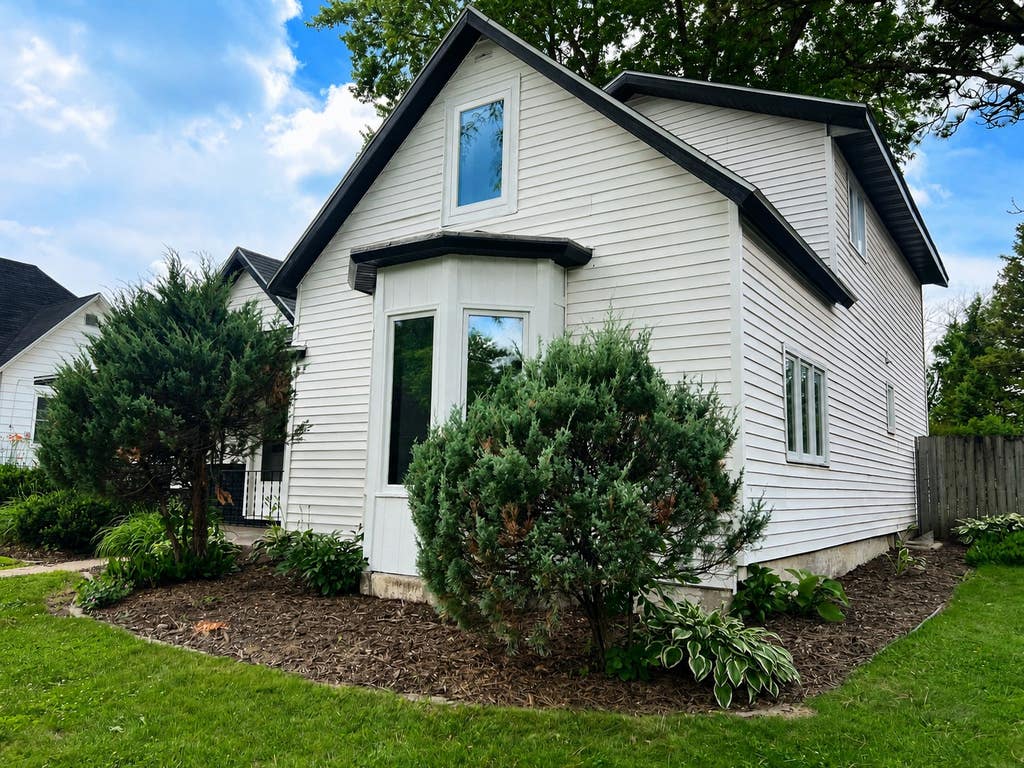 Photo of 118 Franklin Avenue, Owatonna, MN 55060 (MLS # 7102369)
