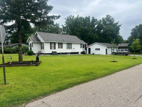 Photo of 619 5th Street W, Litchfield, MN 55355 (MLS # 7024130)