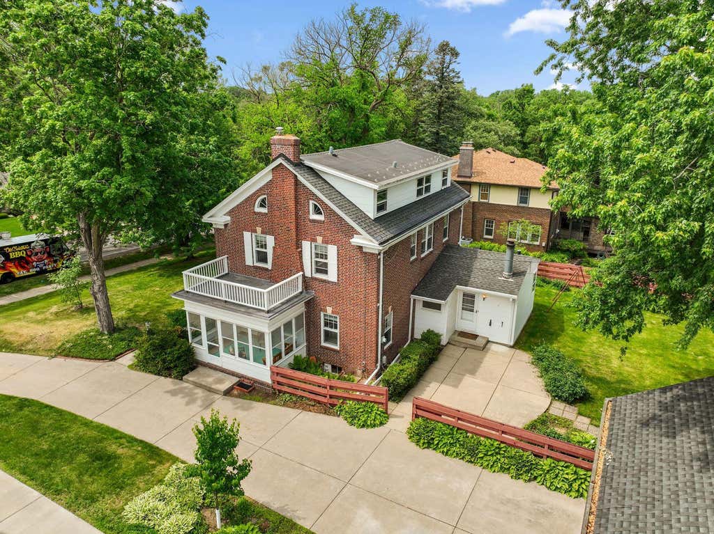 Photo of 4325 Wooddale Avenue S, Saint Louis Park, MN 55424 (MLS # 7065010)