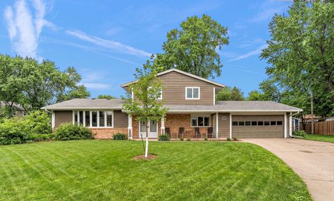 Photo of 953 Lydia Avenue W, Roseville, MN 55113 (MLS # 7000730)