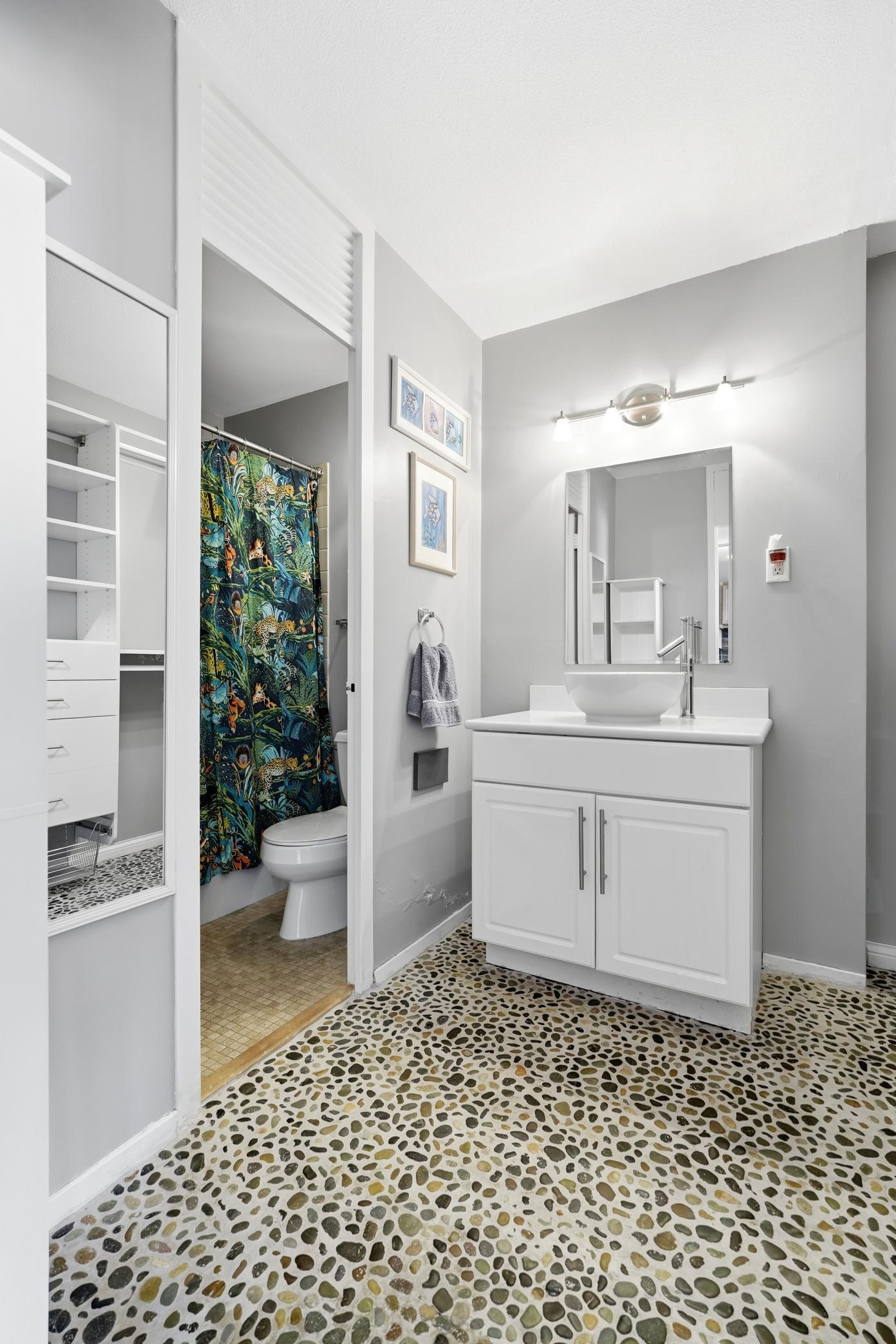 15 S 1st Street A913