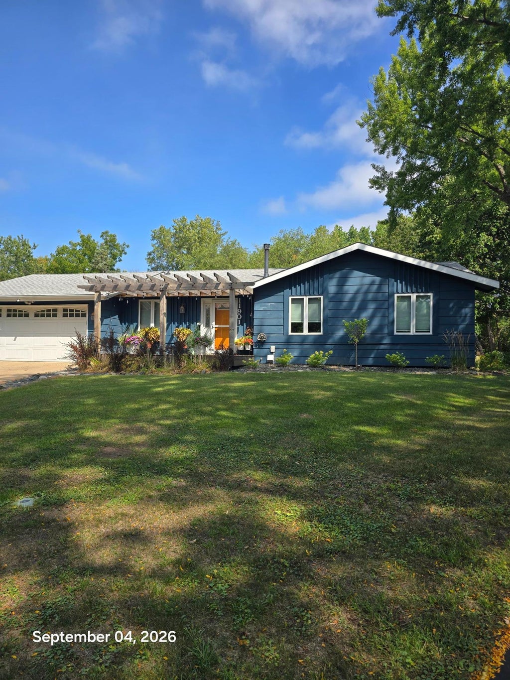 Photo of 11901 River Hills Circle, Burnsville, MN 55337 (MLS # 7139336)