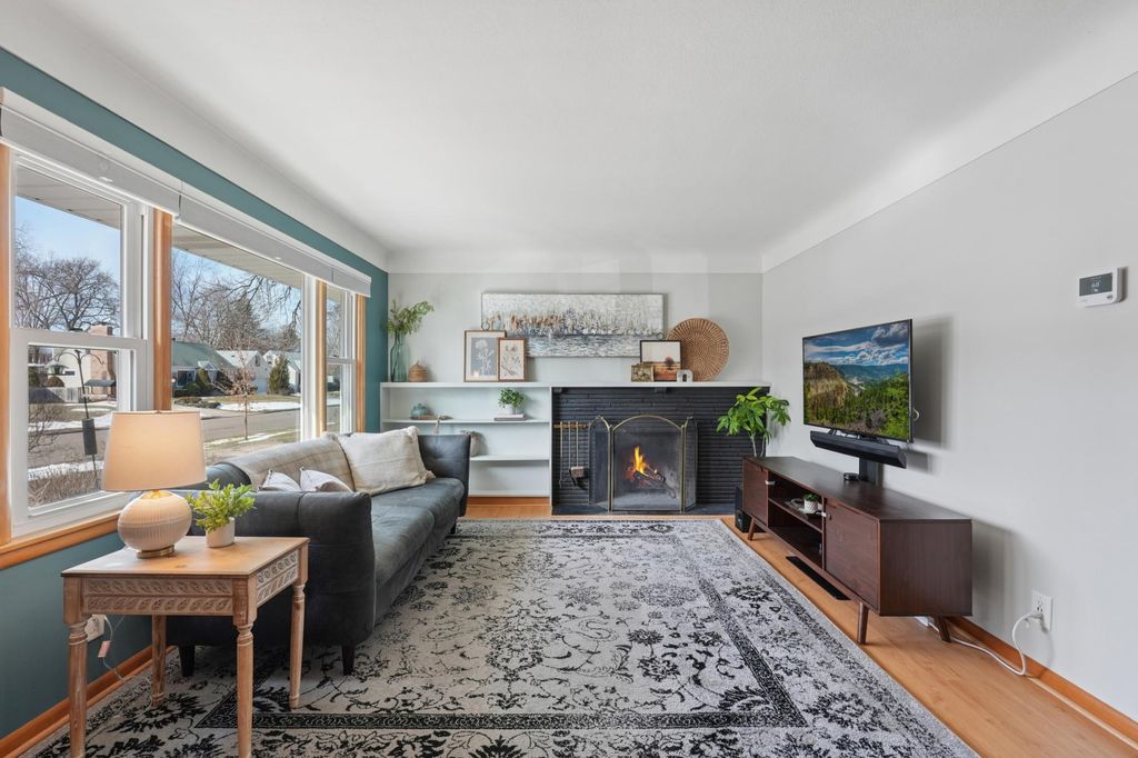 Photo of 6933 1st Avenue S, Richfield, MN 55423 (MLS # 7038619)