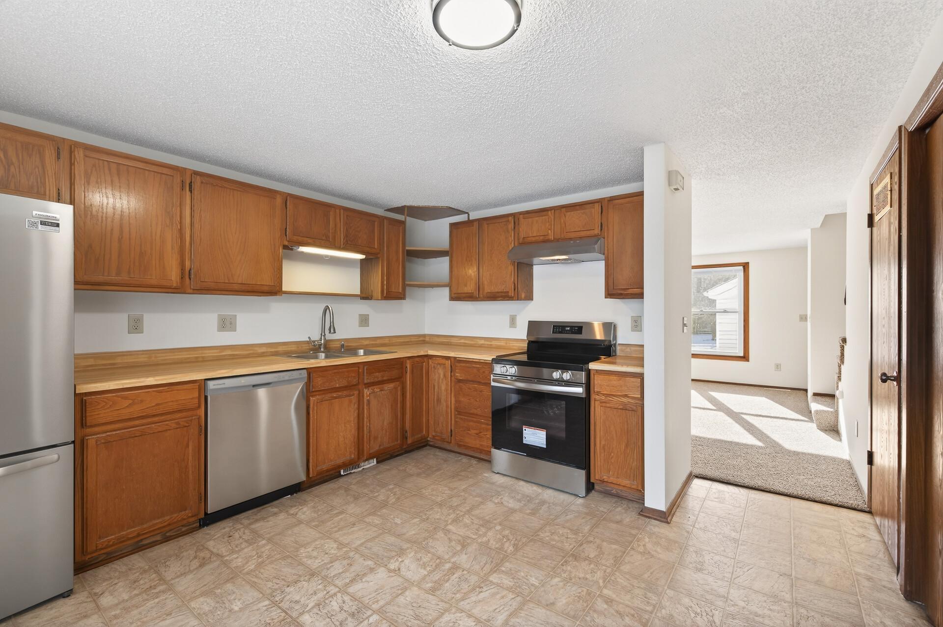 1496 Granada Avenue N