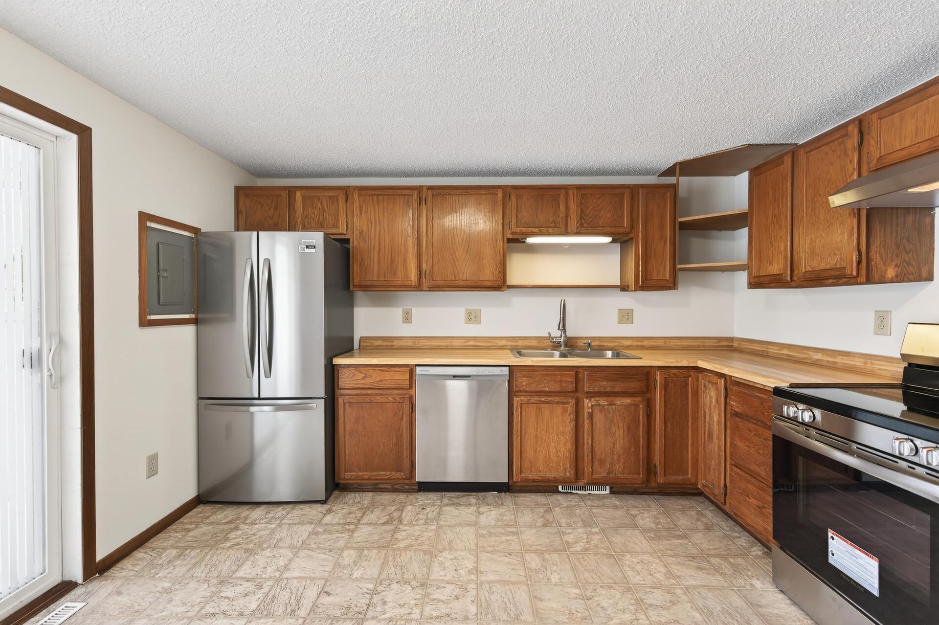 1496 Granada Avenue N