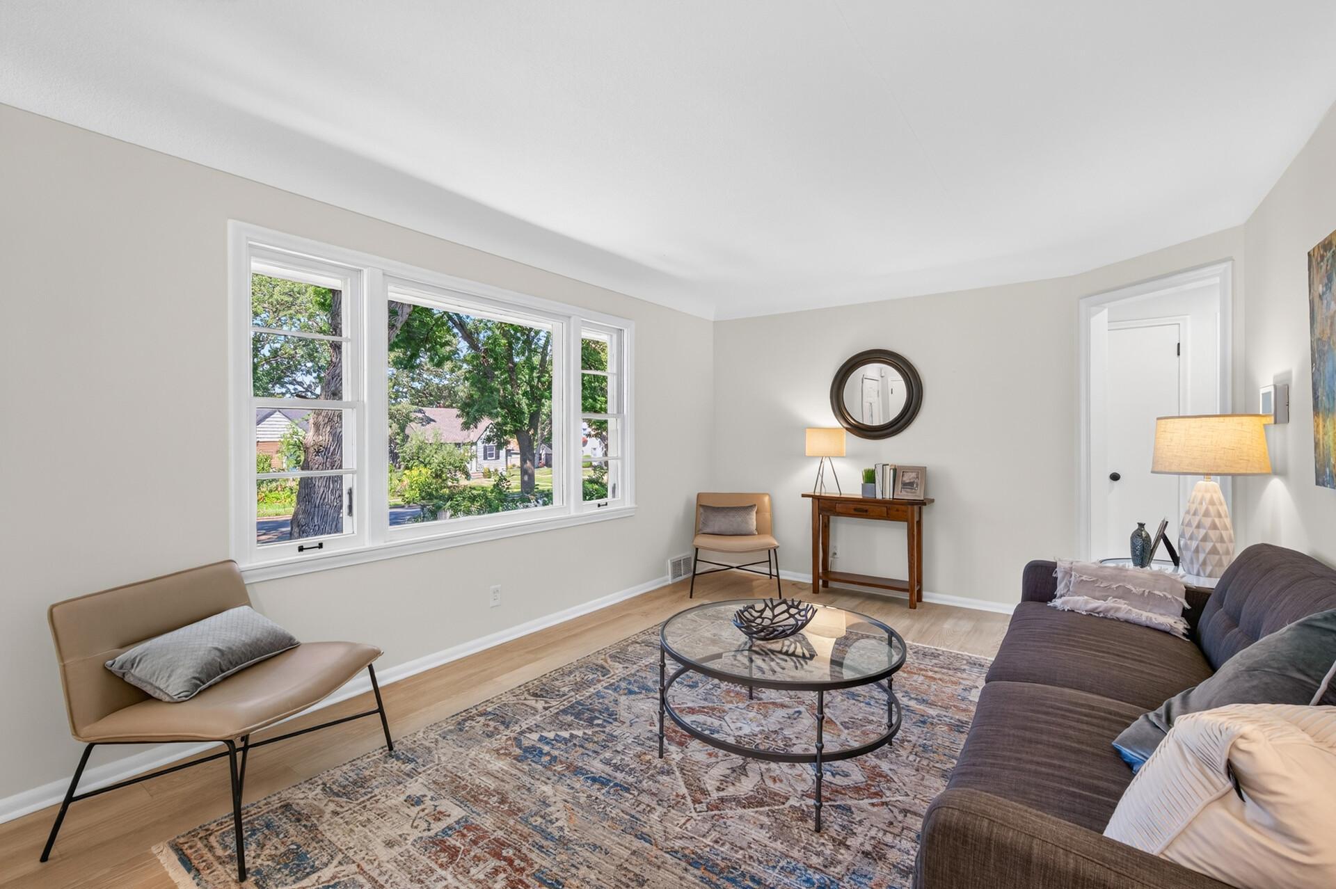 4549 5th Street NE