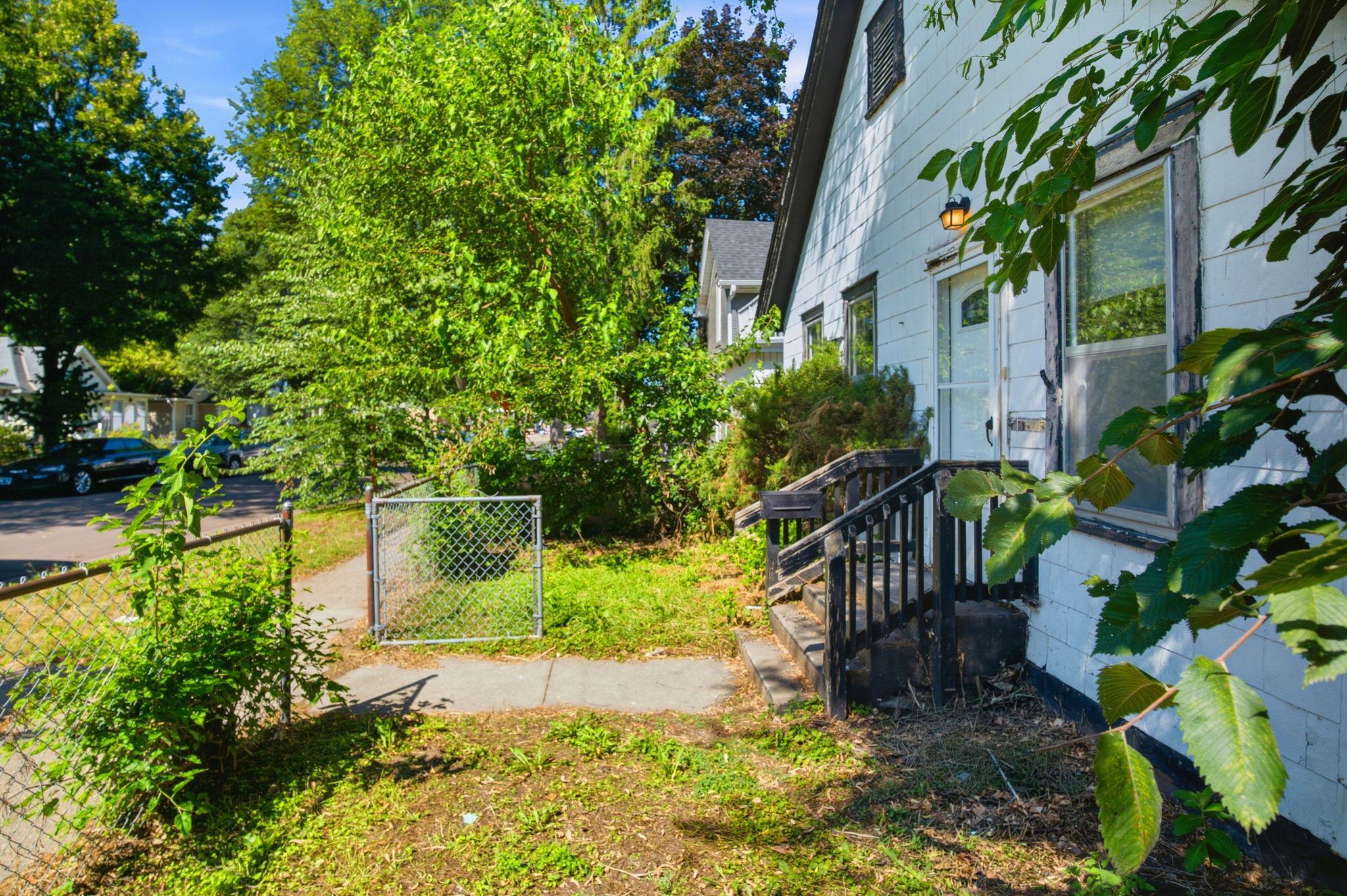 99 Lawson Avenue W