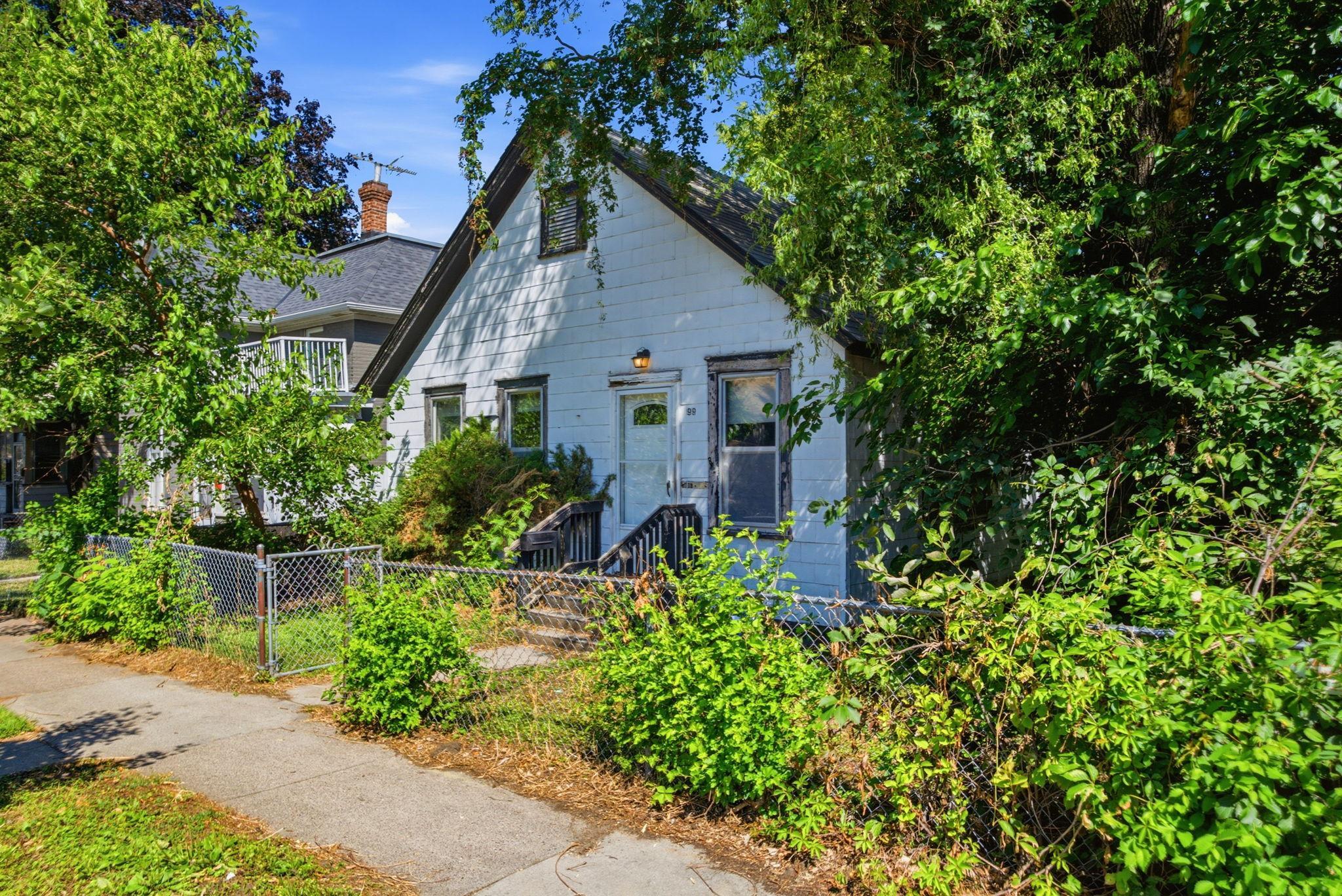 99 Lawson Avenue W