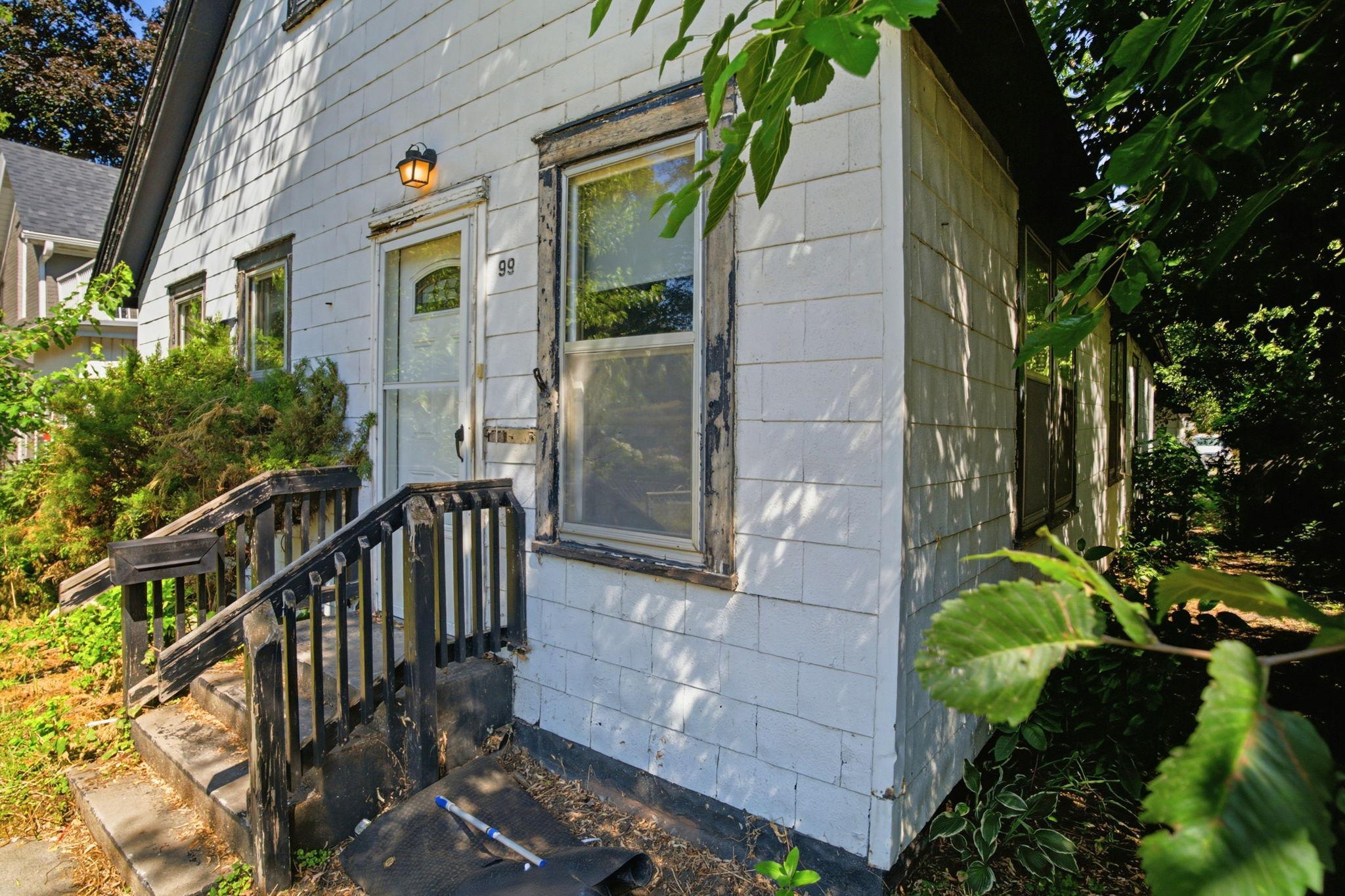 99 Lawson Avenue W