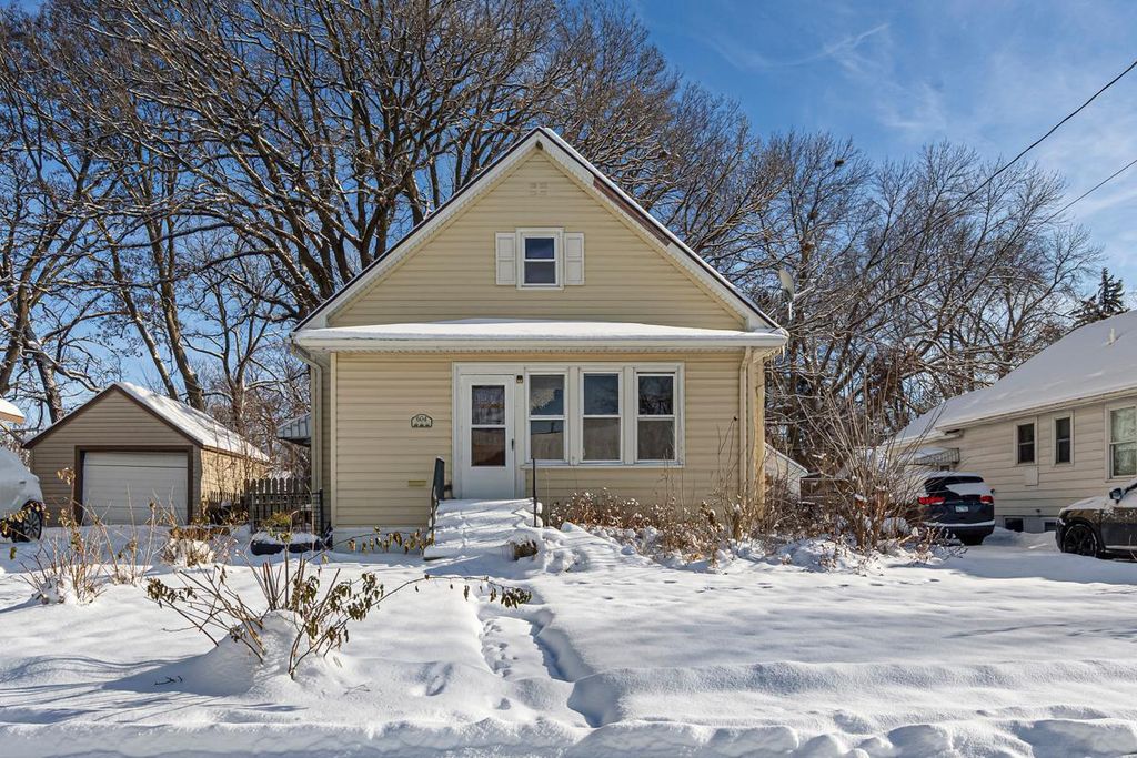 Photo of 604 Ulstad Avenue, Albert Lea, MN 56007 (MLS # 6825073)