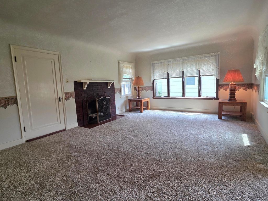 Photo of 412 W Main Street, Pipestone, MN 56164 (MLS # 7080080)