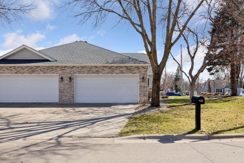 730 Emerald Ridge Roseville MN 55113