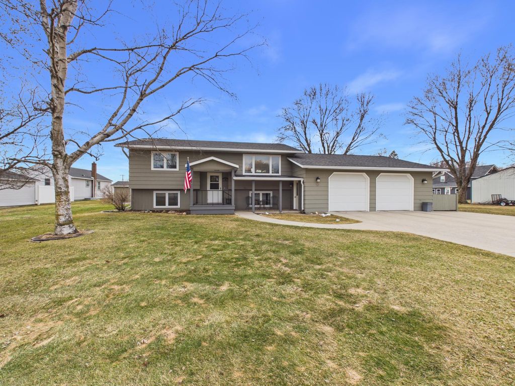Photo of 10 Kraft Drive SW, Melrose, MN 56352 (MLS # 7050753)