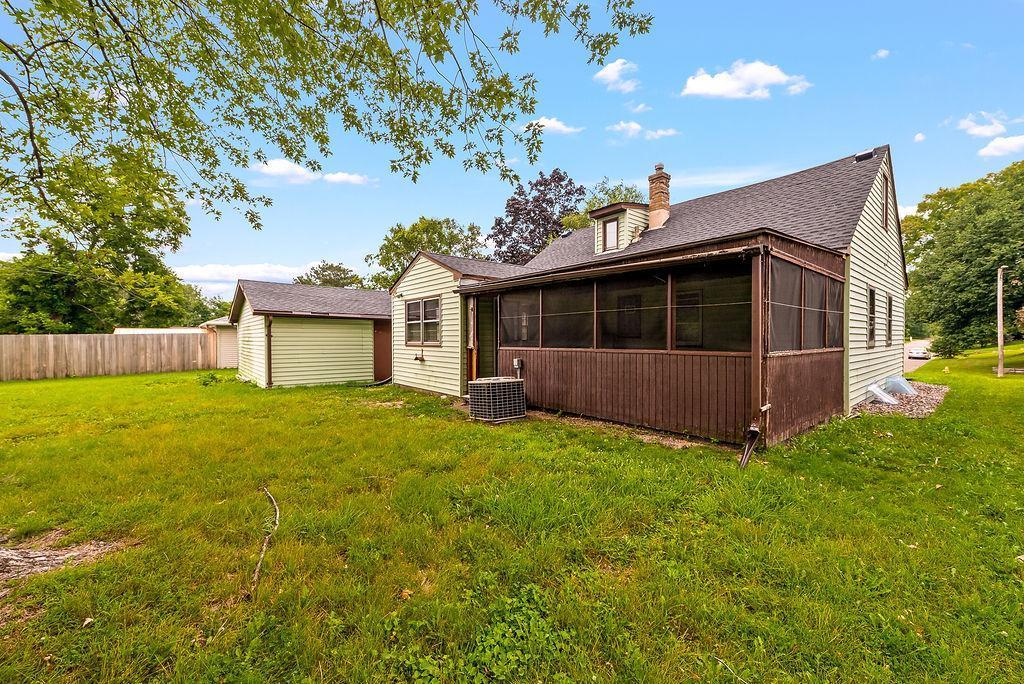 1697 Rose Place