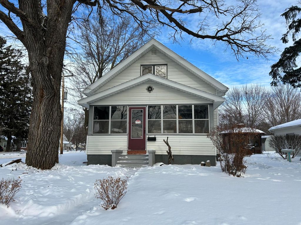 Photo of 720 3rd Avenue N, Sauk Rapids, MN 56379 (MLS # 7004326)
