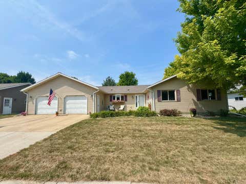 Photo of 702 S Saratoga Street, Marshall, MN 56258 (MLS # 7115596)
