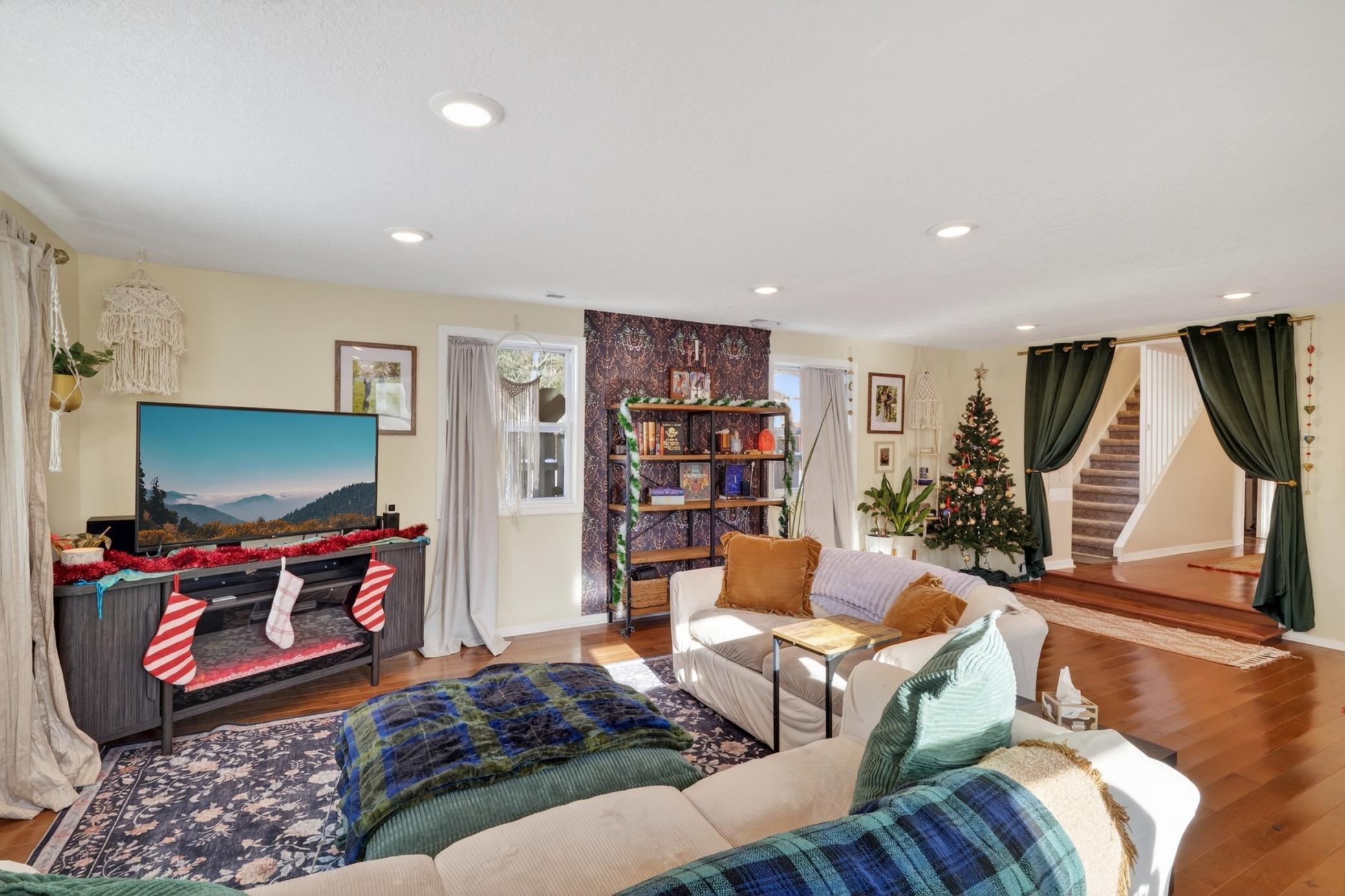 4341 Monroe Street NE