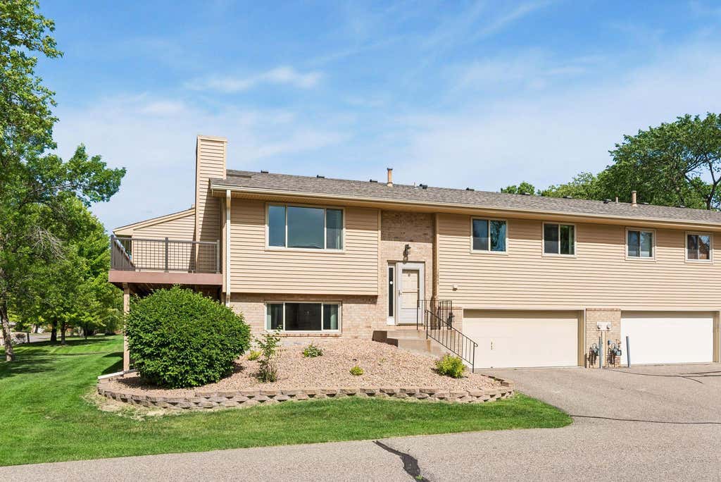 Photo of 12945 45th Avenue N, Plymouth, MN 55442 (MLS # 7052098)
