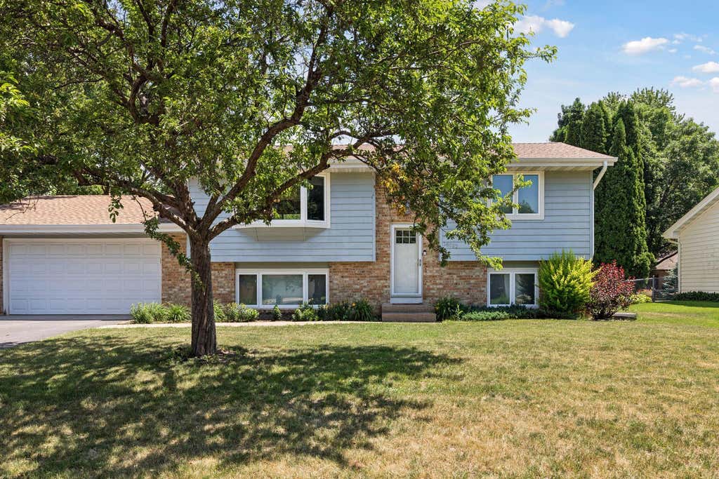 Photo of 16082 Finland Avenue W, Rosemount, MN 55068 (MLS # 7091956)