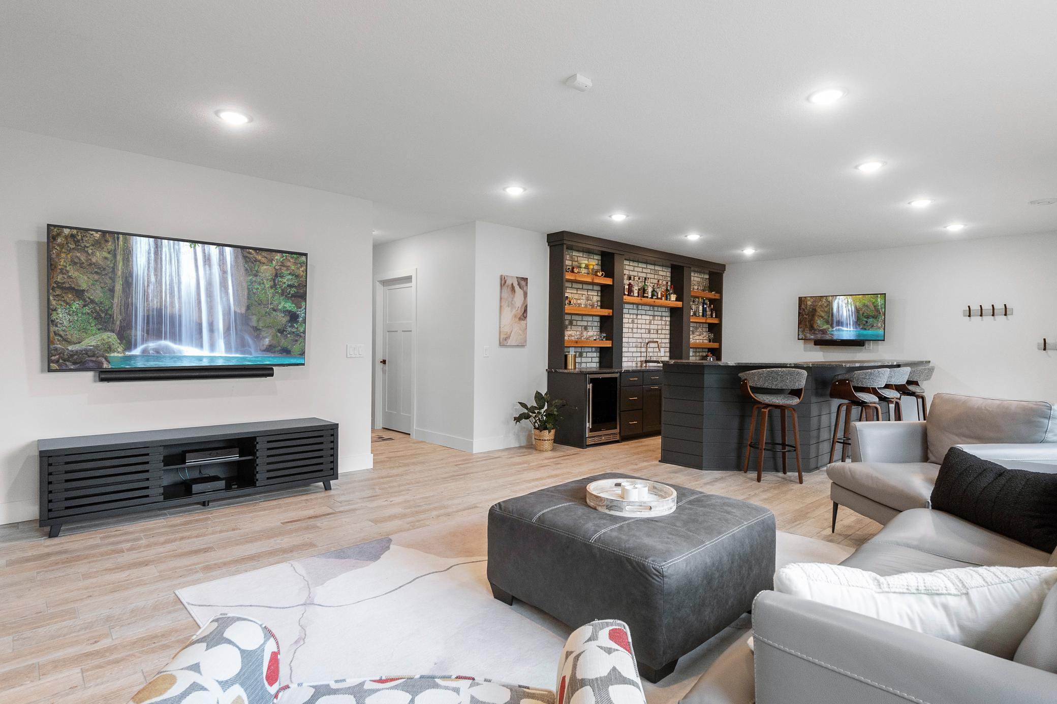 9722 Maple Circle NW