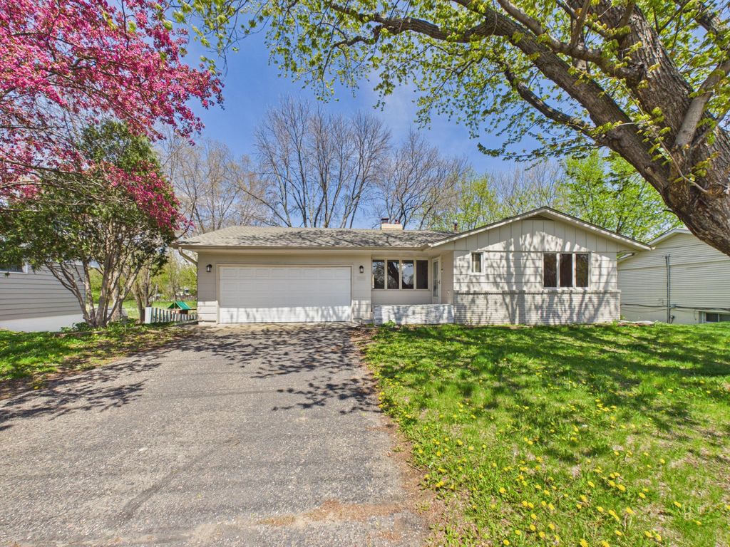 Photo of 5212 W 70th Street, Edina, MN 55439 (MLS # 7067736)