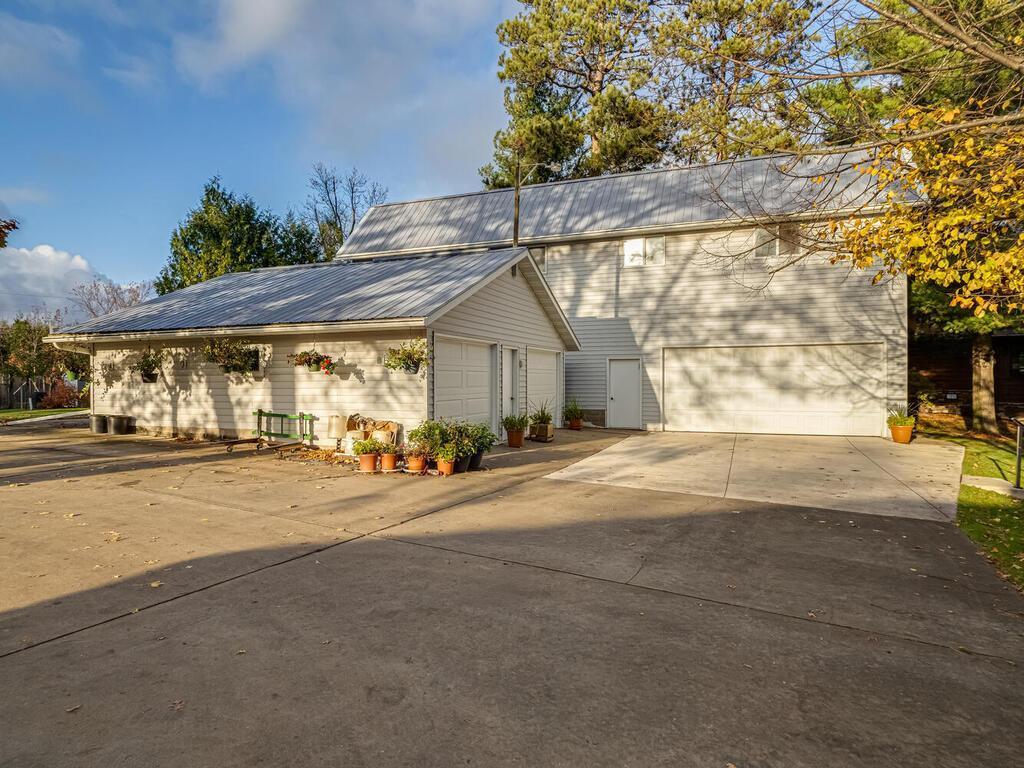 22195 Serpent Shores