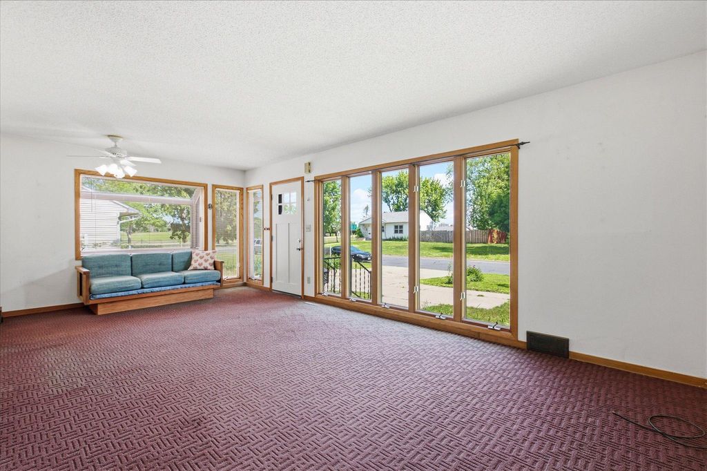 Photo of 5625 Hillsview Road, Brooklyn Center, MN 55430 (MLS # 7100646)