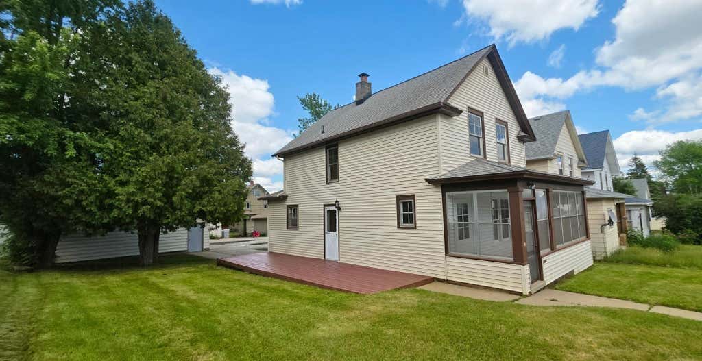 Photo of 406 4th Street NW, Chisholm, MN 55719 (MLS # 7096944)