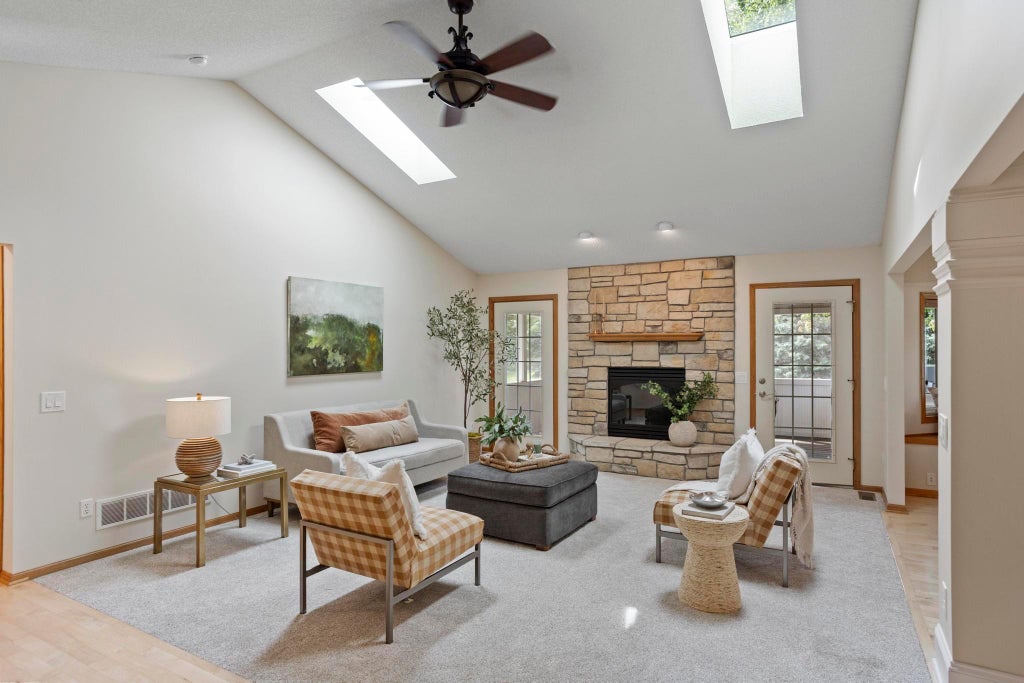 Photo of 2452 Eagle Valley Drive, Woodbury, MN 55129 (MLS # 7137391)