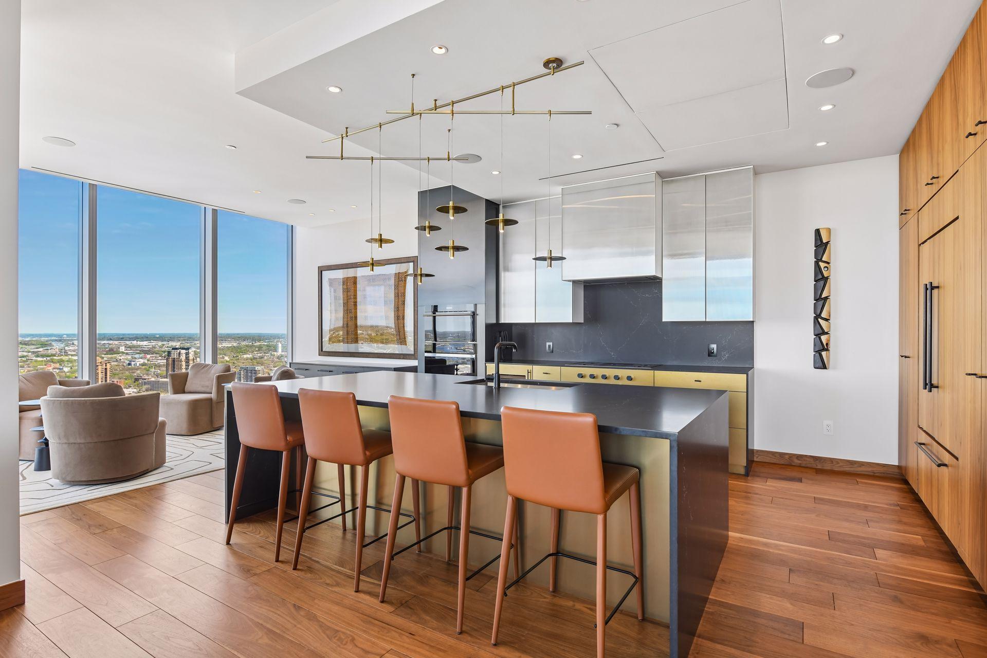 255 Hennepin Avenue 3303