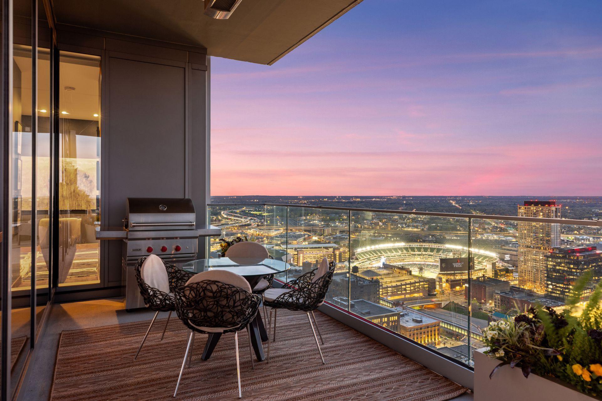 255 Hennepin Avenue 3303