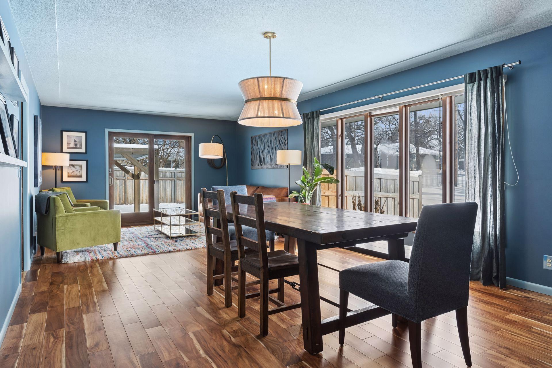 8236 Westwood Hills Curve