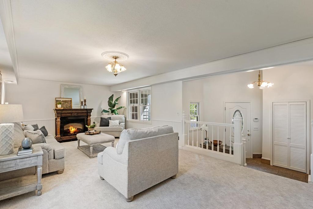 Photo of 6630 Horseshoe Curve, Chanhassen, MN 55317 (MLS # 7111471)