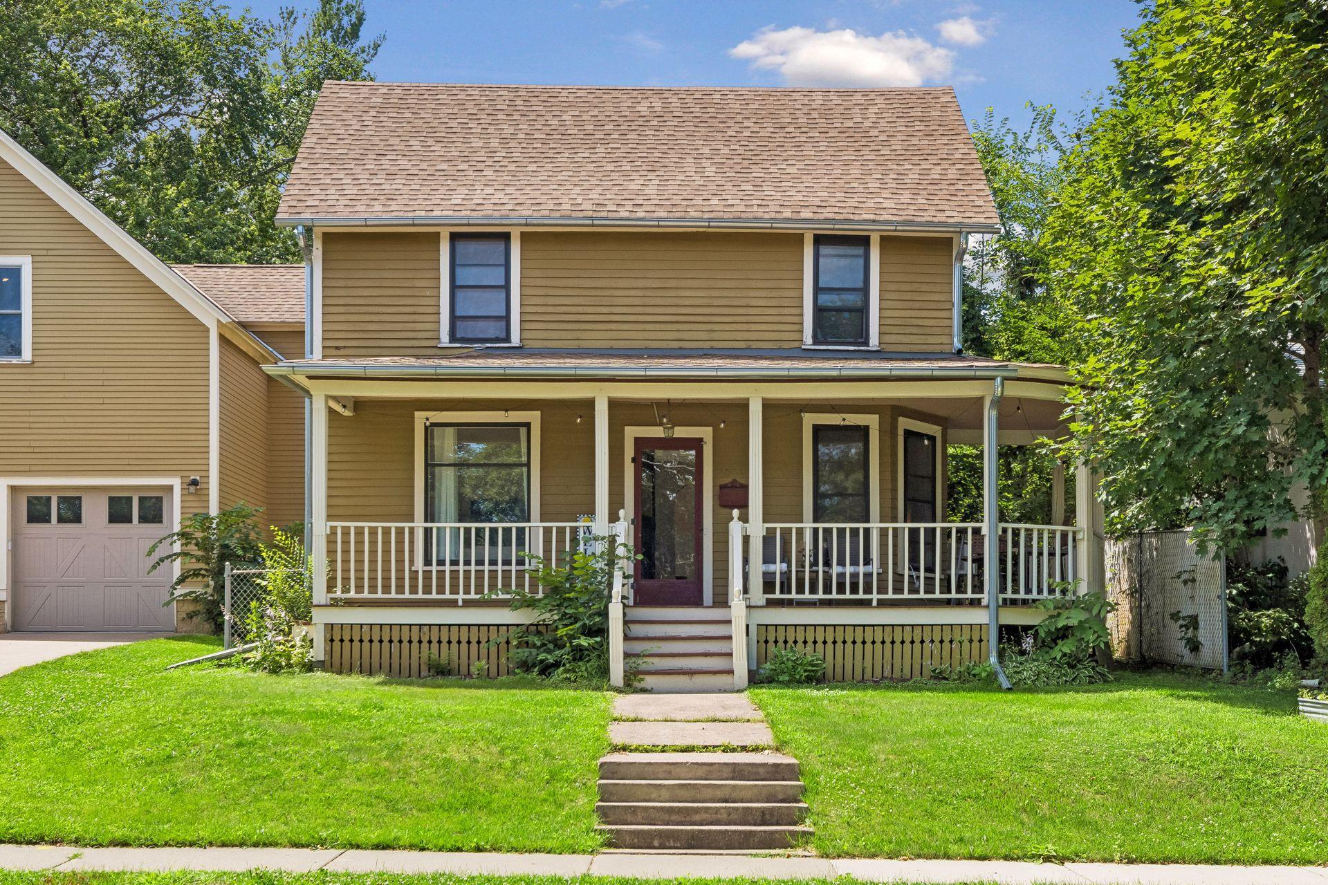 1004 6th Street S