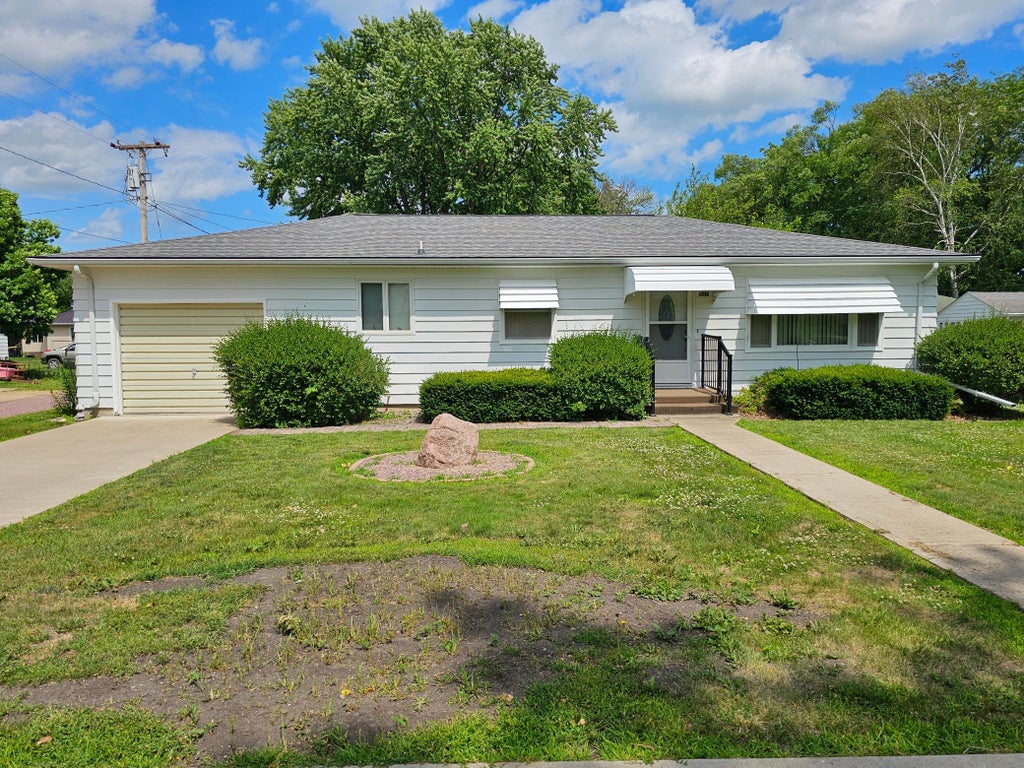 Photo of 507 S Elm Street, Lamberton, MN 56152 (MLS # 7098121)