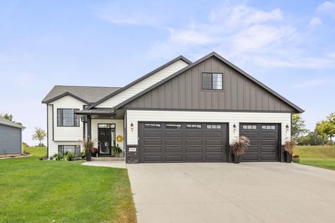Photo of 134 Eau Claire Avenue SE, Hutchinson, MN 55350 (MLS # 6800193)