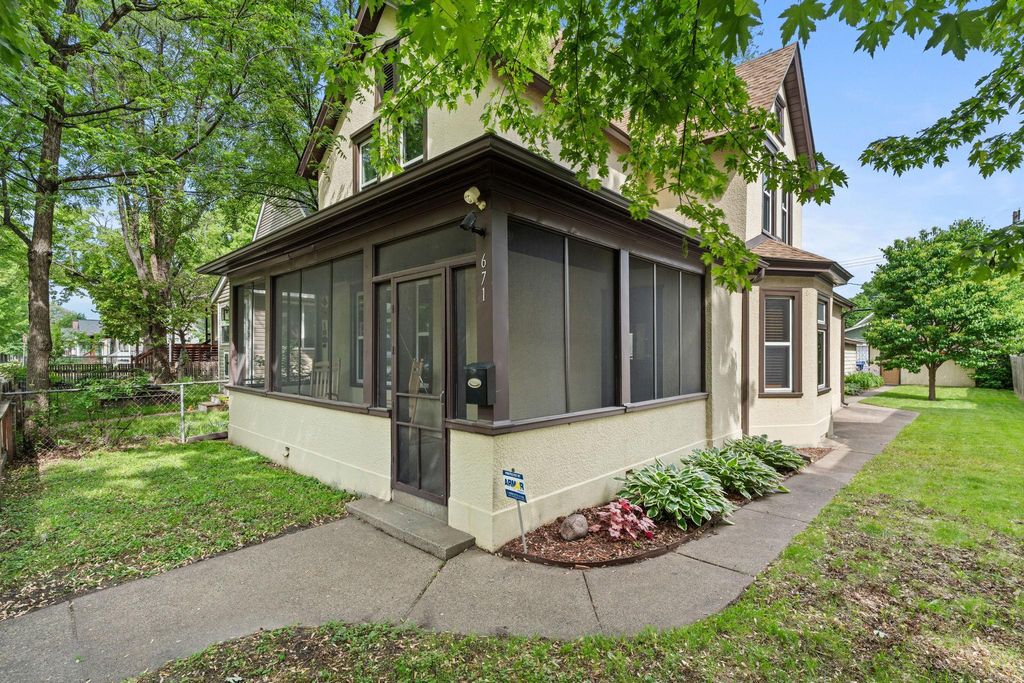 Photo of 671 Edmund Avenue, Saint Paul, MN 55104 (MLS # 7034633)