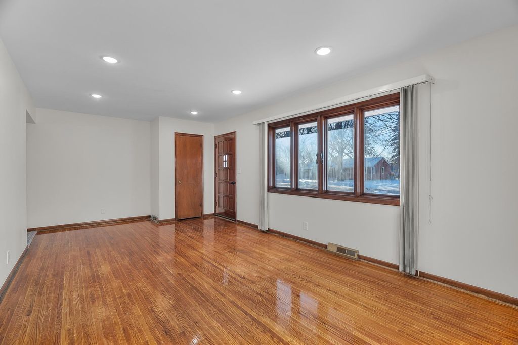 Photo of 9109 Queen Avenue S, Bloomington, MN 55431 (MLS # 7080539)