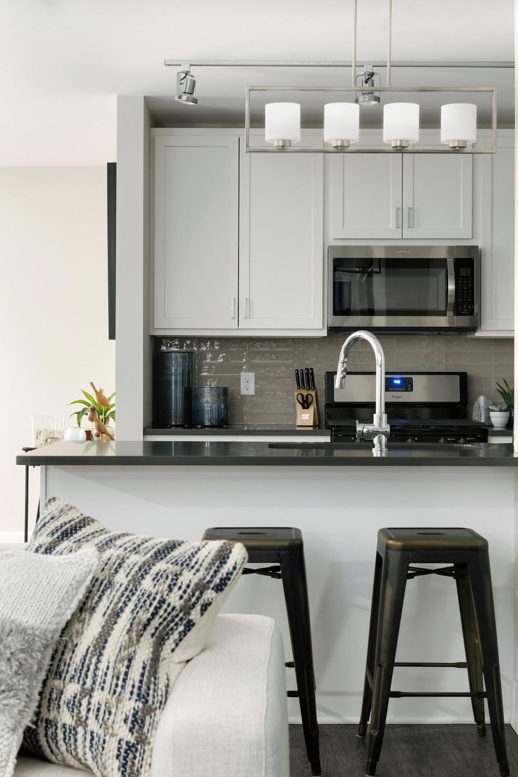 Photo of 212 10th Avenue S #713, Minneapolis, MN 55415 (MLS # 7072833)