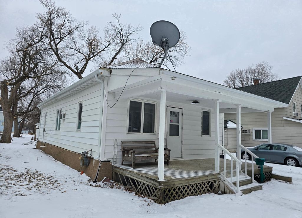 Photo of 418 3rd Street SW, Pipestone, MN 56164 (MLS # 7019336)