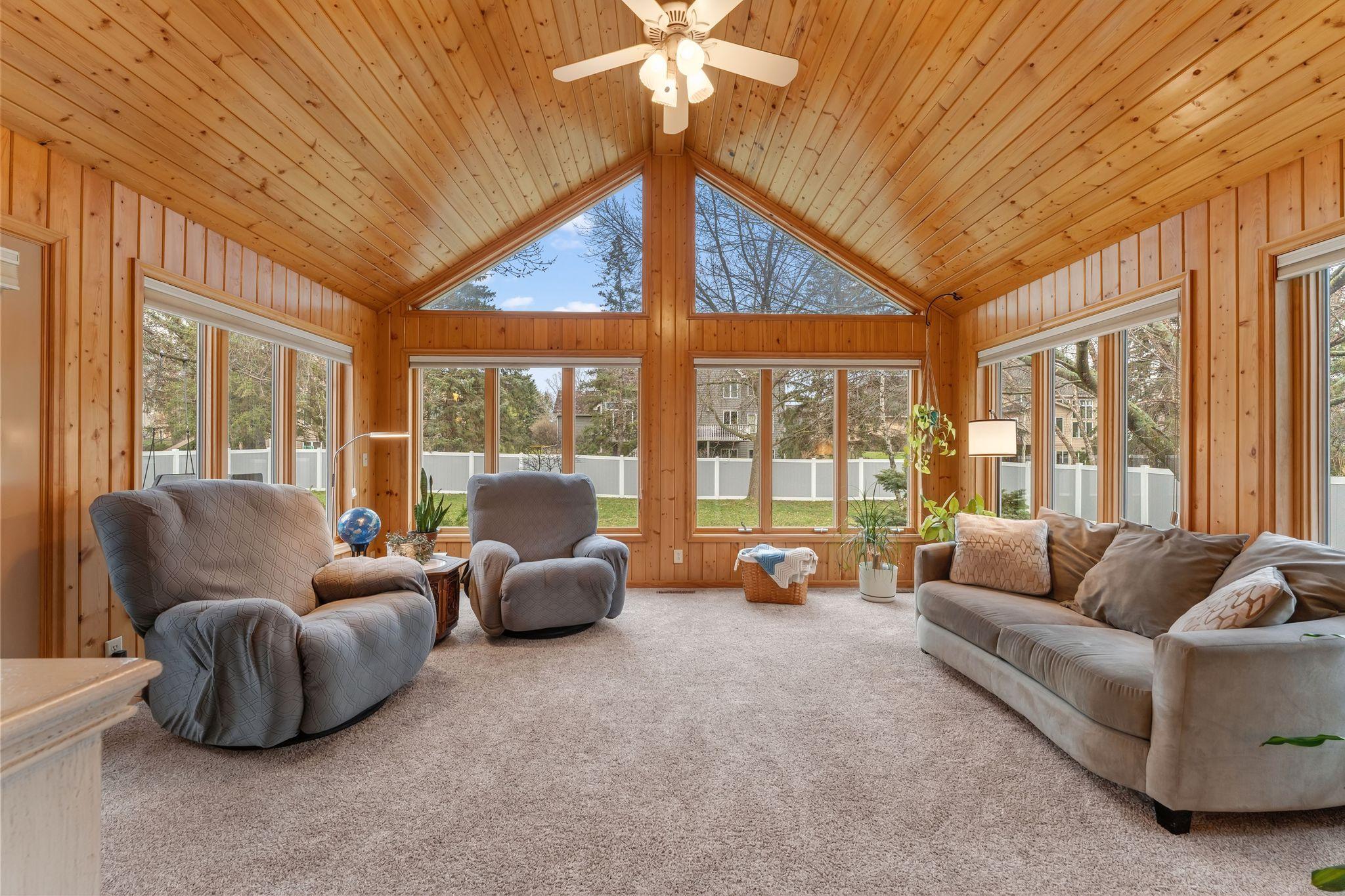 10129 Horseshoe Trail