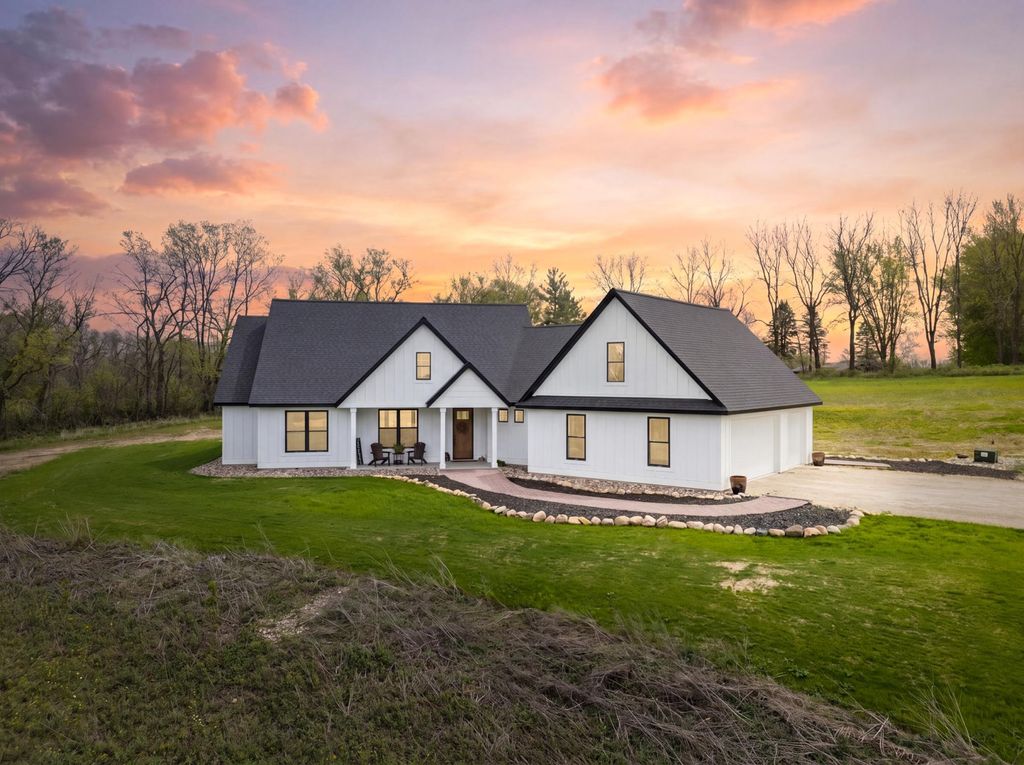 Photo of 9016 County Road 3 NW, Oronoco, MN 55960 (MLS # 7068337)