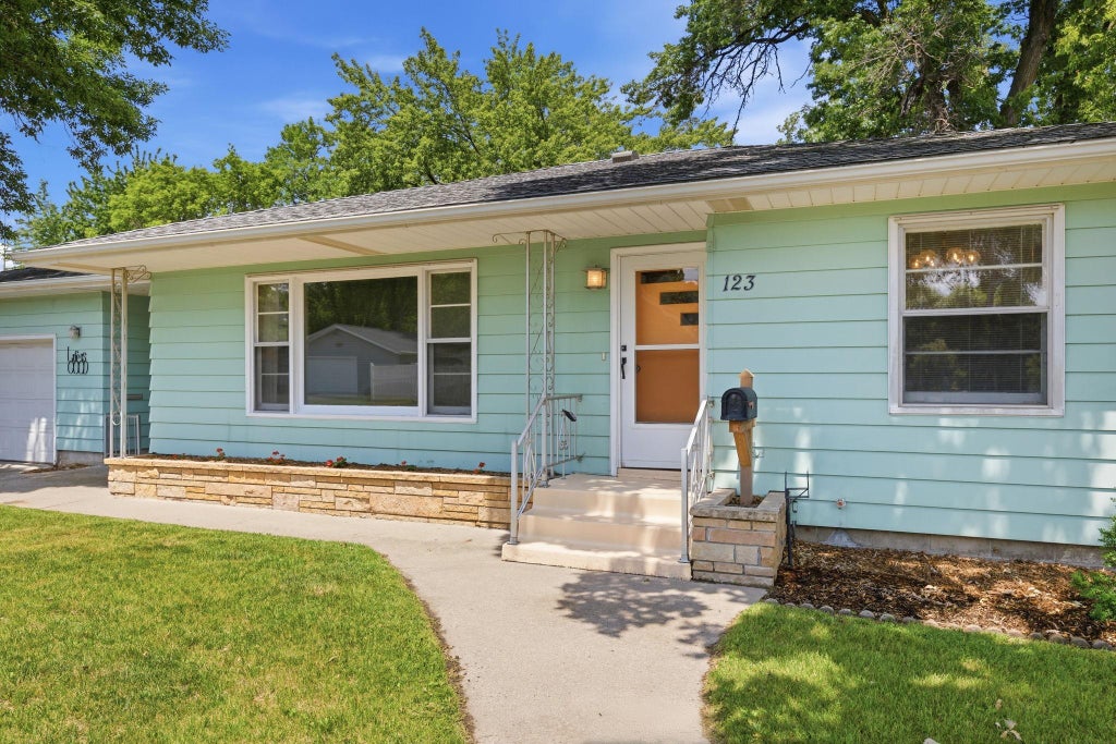 Photo of 123 Searle Street NE, Sauk Rapids, MN 56379 (MLS # 7094759)